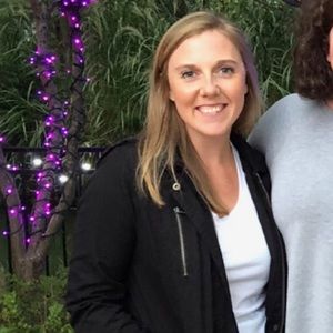 Meet your Posher, Caitlin